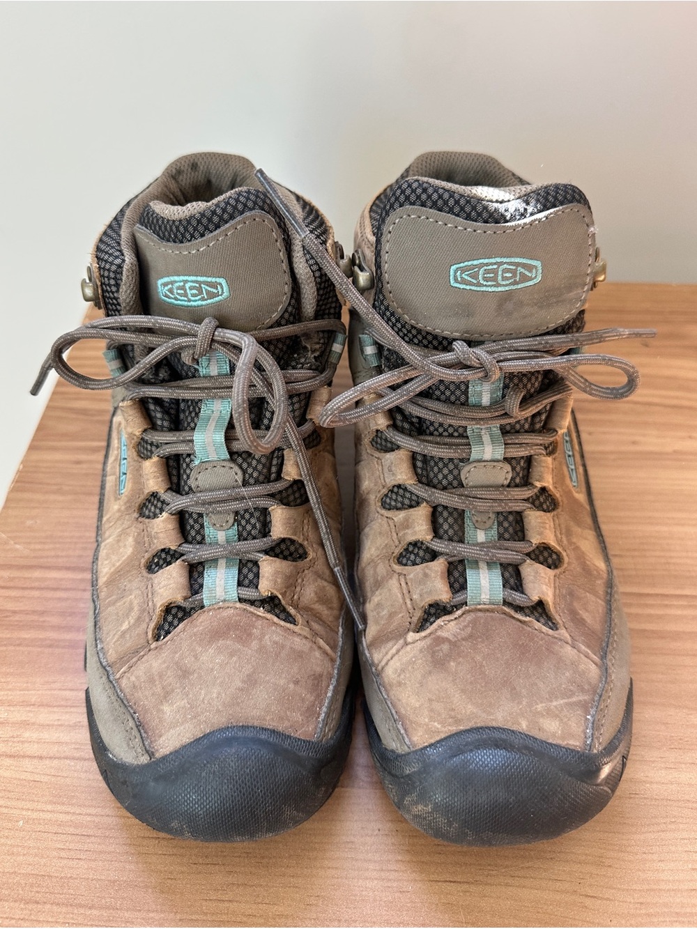 KEEN Women’s Targhee Waterproof Hiking Boot - Picture 5 of 8